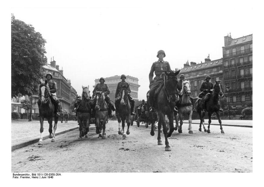 Photo marche des troupes allemands A  paris